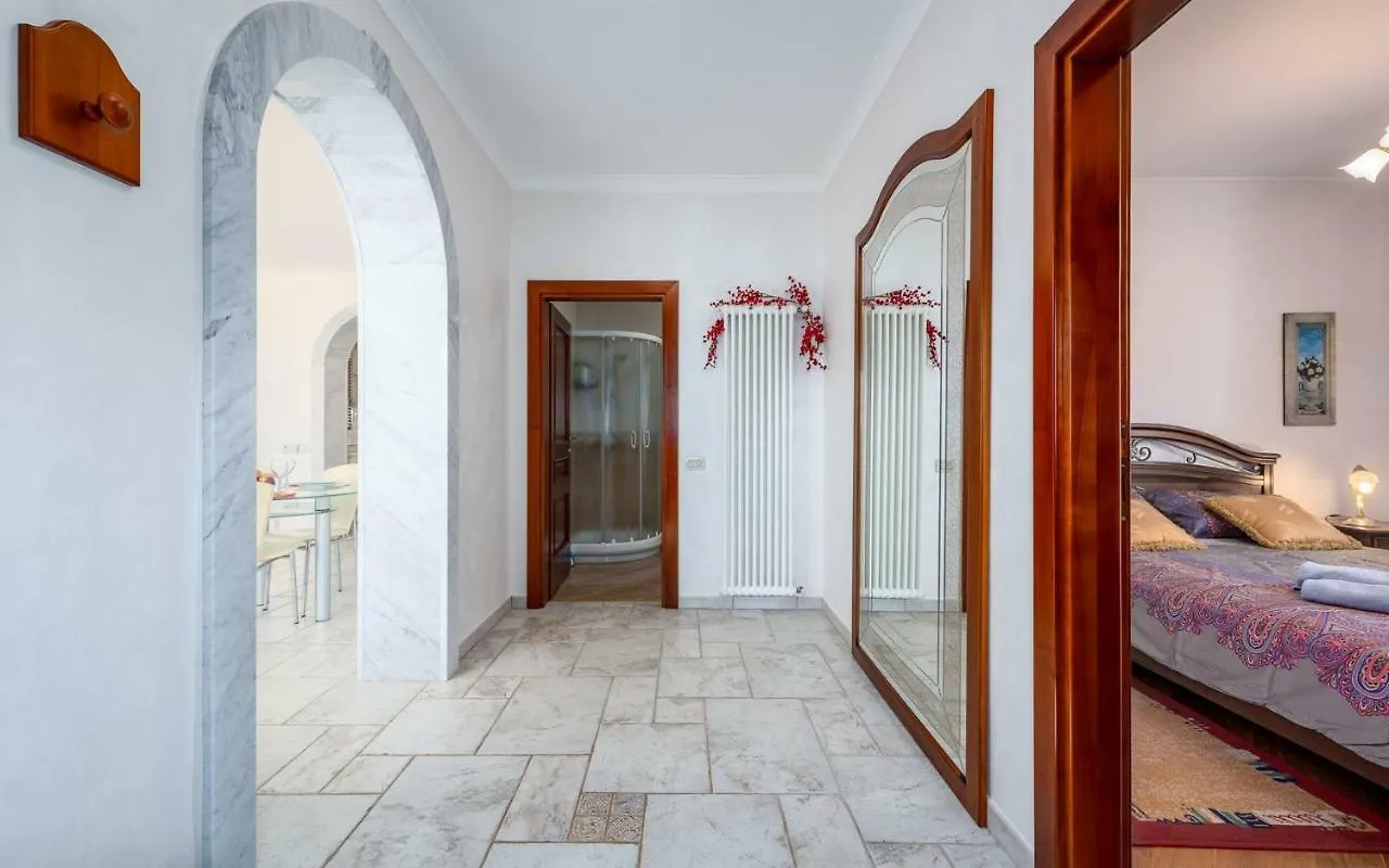 Royal House With Apartment Umag