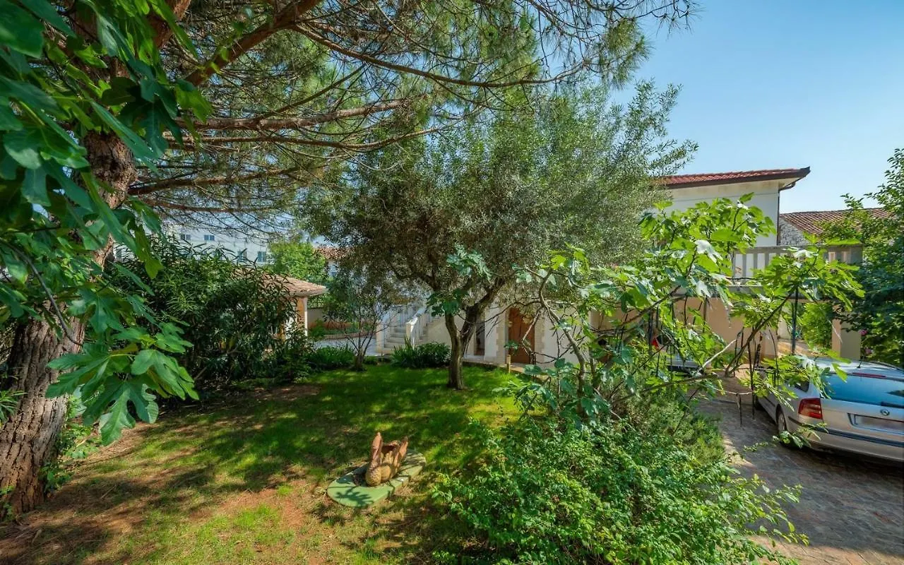 Royal House With Apartment Umag