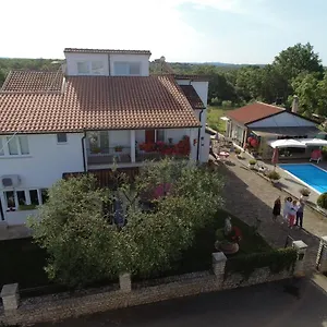 Couette-café Soši, Umag